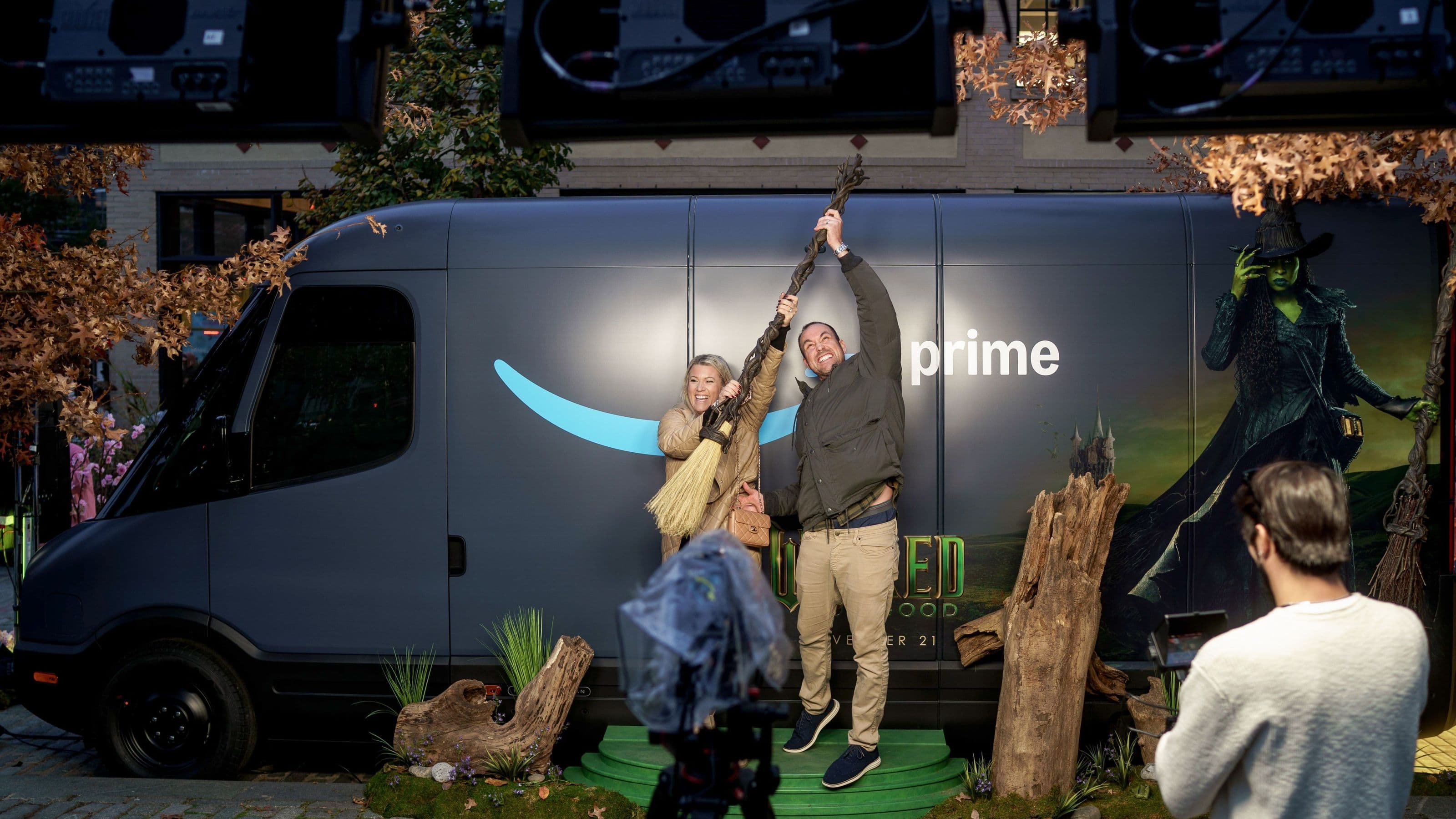 DELIVERING OZ, Amazon · Brand activation